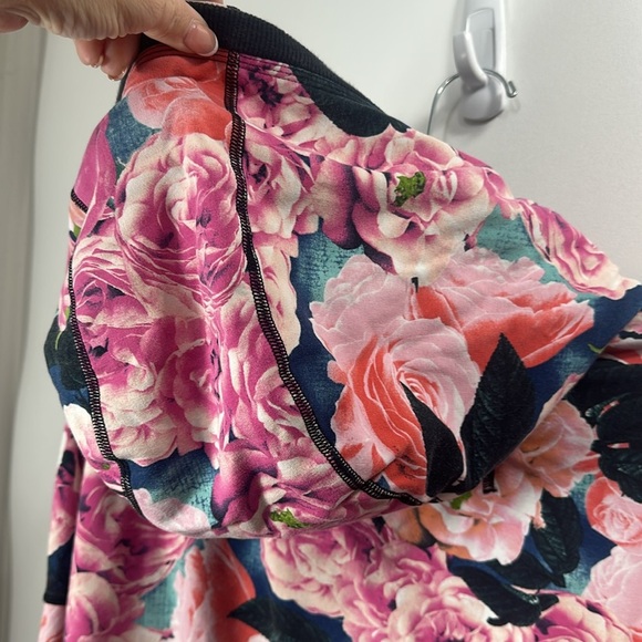 Lululemon Hold Your Om hoodie in secret garden floral size 4 - Picture 10 of 11